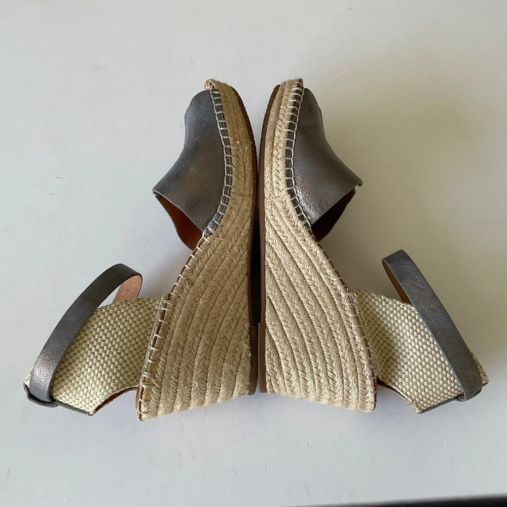 GENTLE SOULS Charli Wedge Sandals Size 10 NEW